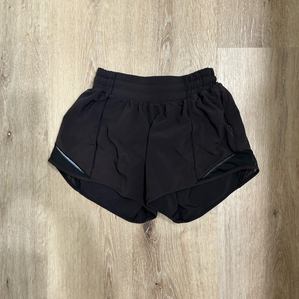 Lululemon Hot Running Shorts Size 2, 2.5 inch inseam black